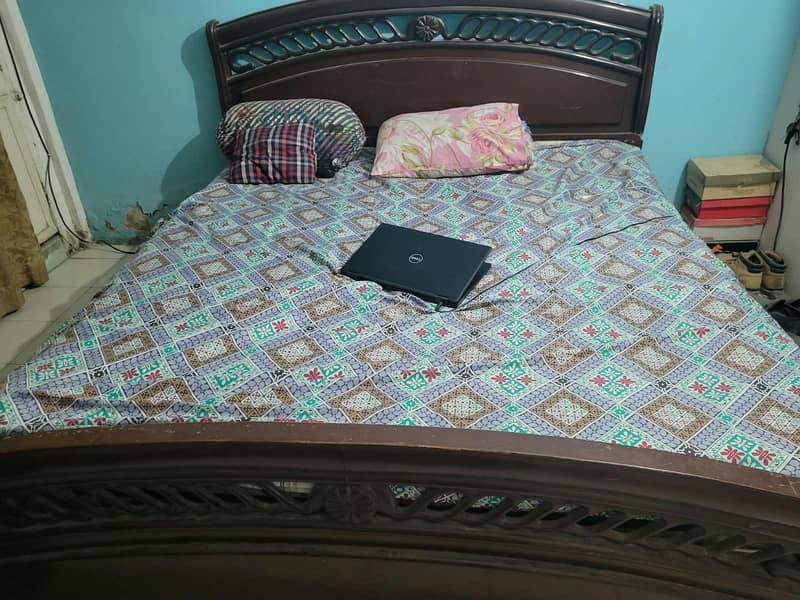 king size bed 0