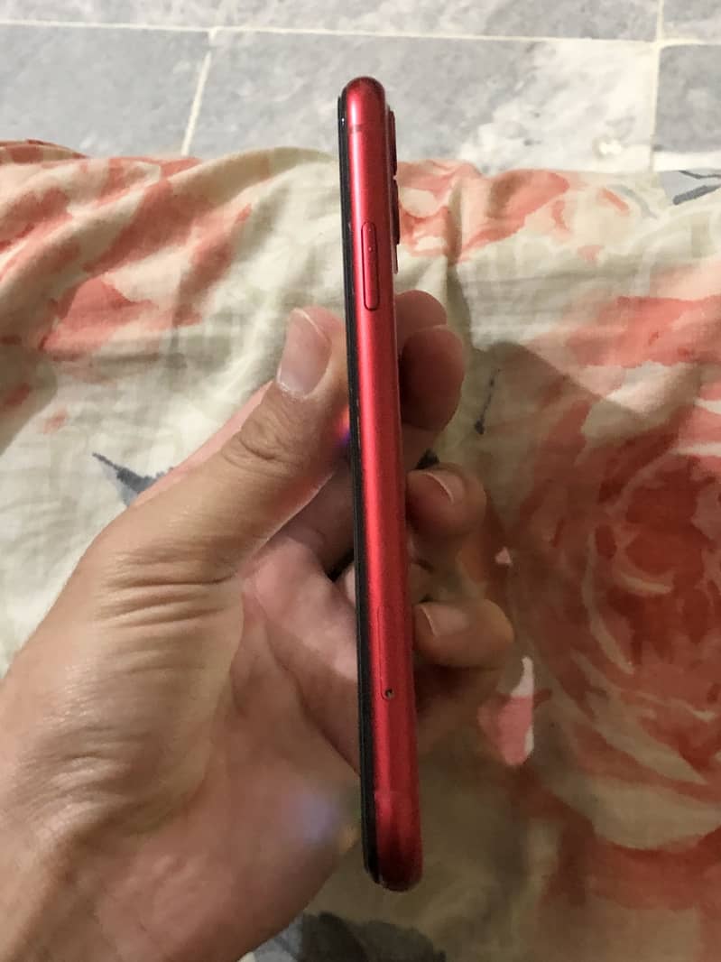 Apple iPhone 11 4