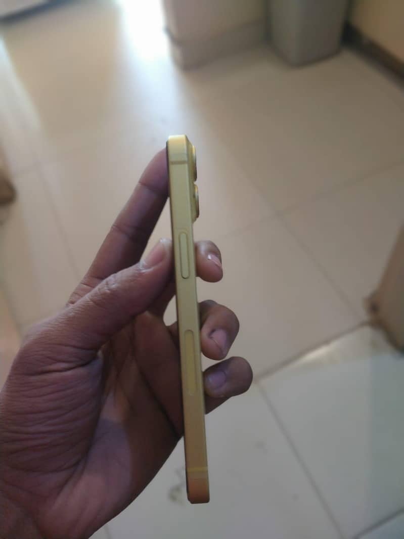 Apple iPhone 14 2