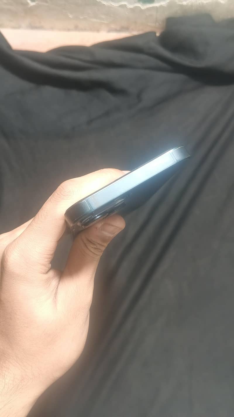 Apple iPhone 14 5
