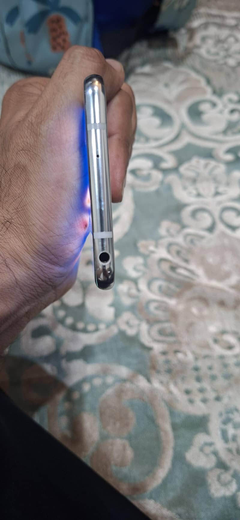 LG V30 3