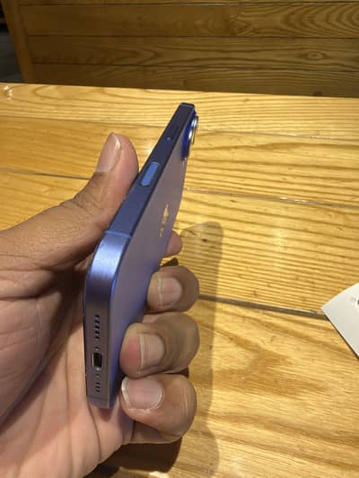 Apple iPhone 16 jv with box