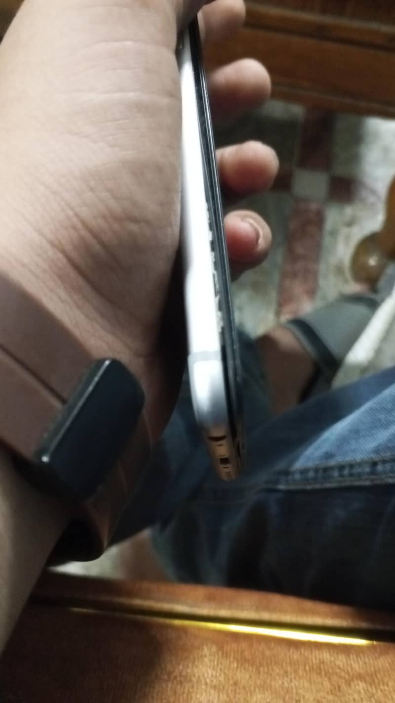 Apple iPhone 6S 4