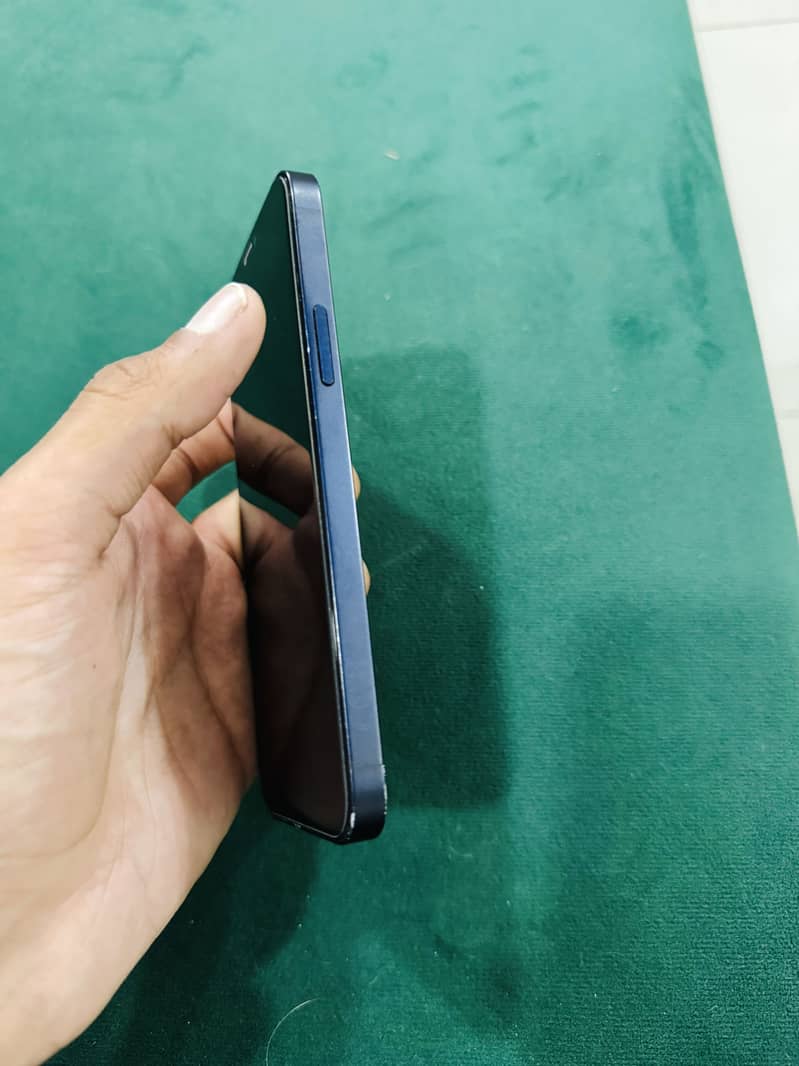 Apple iPhone 12 3