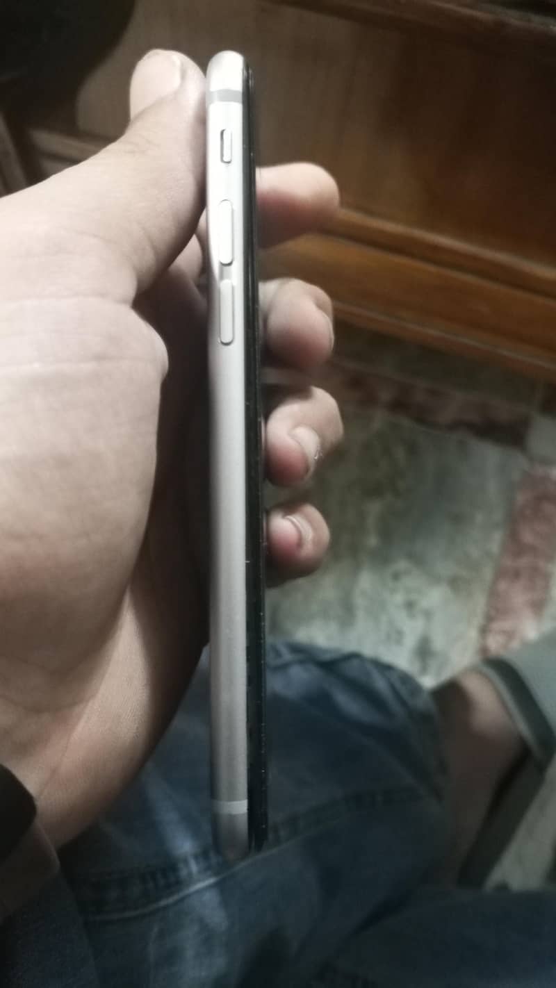 Apple iPhone 6S 1