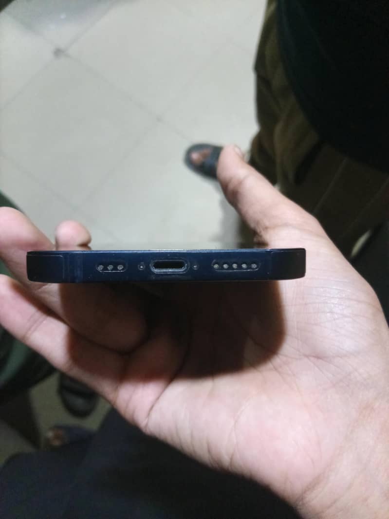 Apple iPhone 13 6