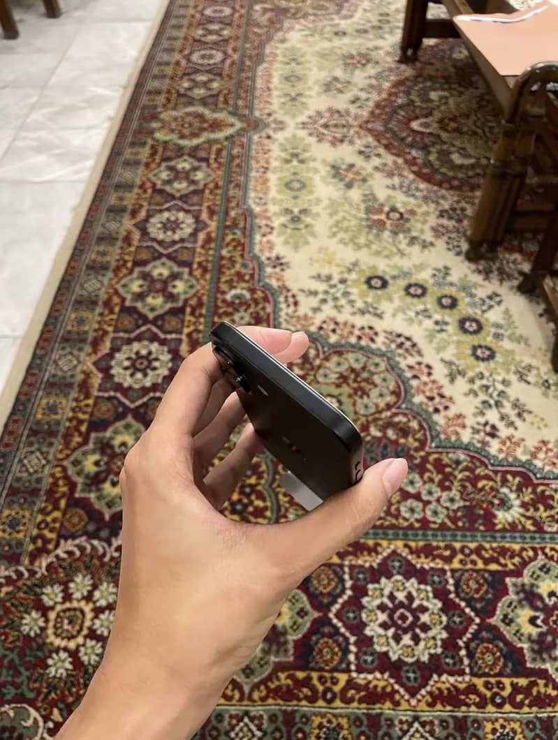 Apple iPhone 16 Plus 3