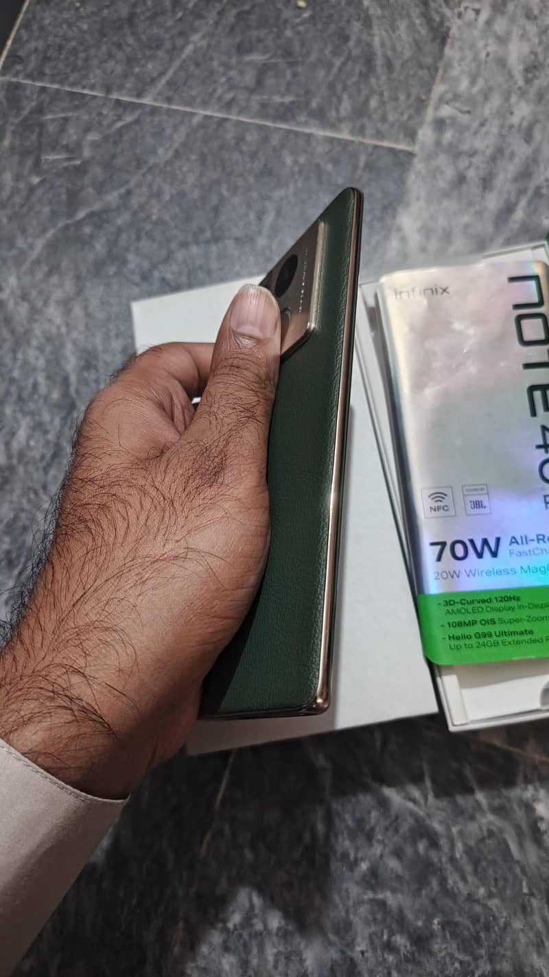Infinix Note 40 Pro 4