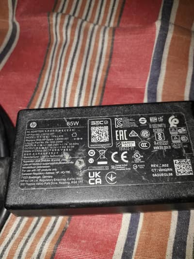 HP 65W Original Charger
