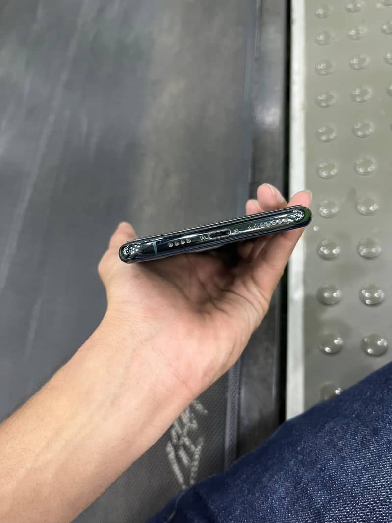 Apple iPhone 11 Pro Max 5