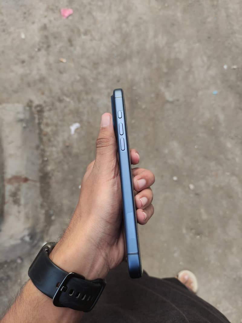 Apple iPhone 17 Pro Max 3