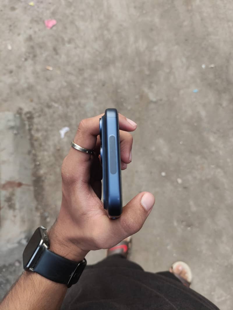 Apple iPhone 17 Pro Max 4