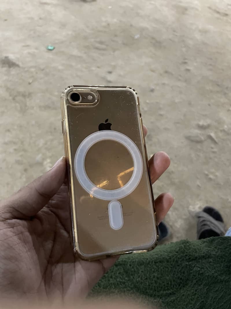Apple iPhone 7 1
