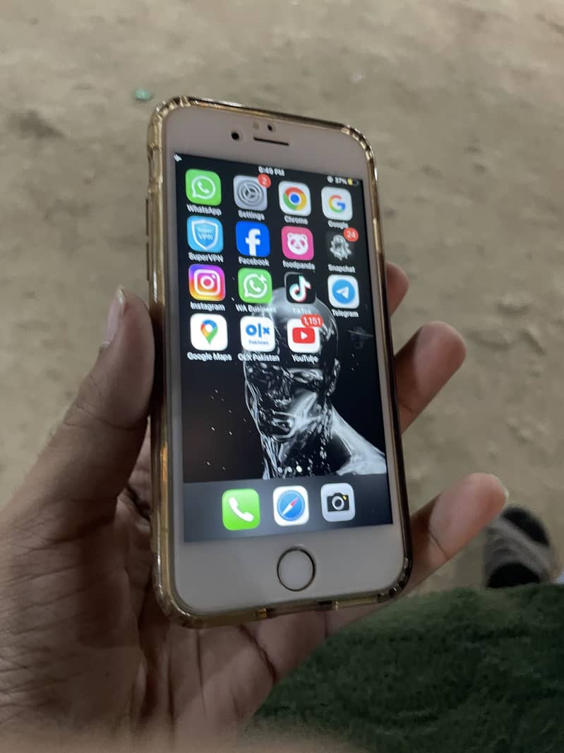Apple iPhone 7 3