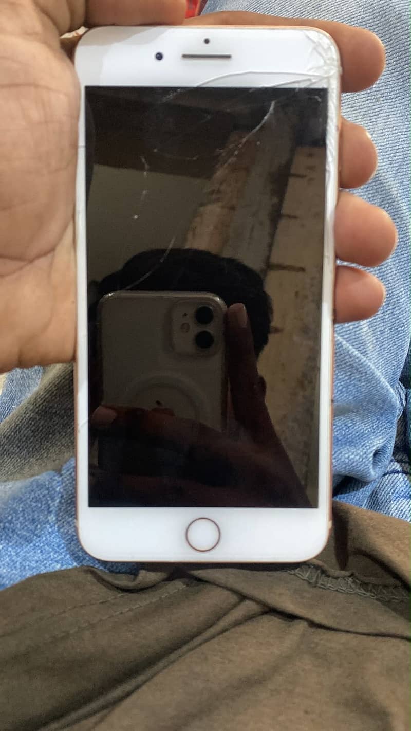 Apple iPhone 8 Plus 0