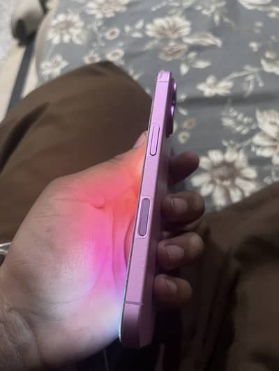 Apple iPhone 16