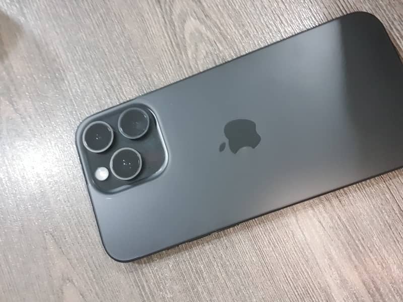 Apple iPhone 15 Pro Max 0