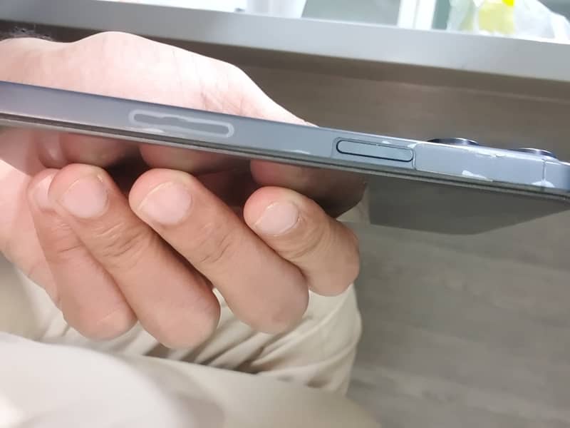 Apple iPhone 15 Pro Max 4