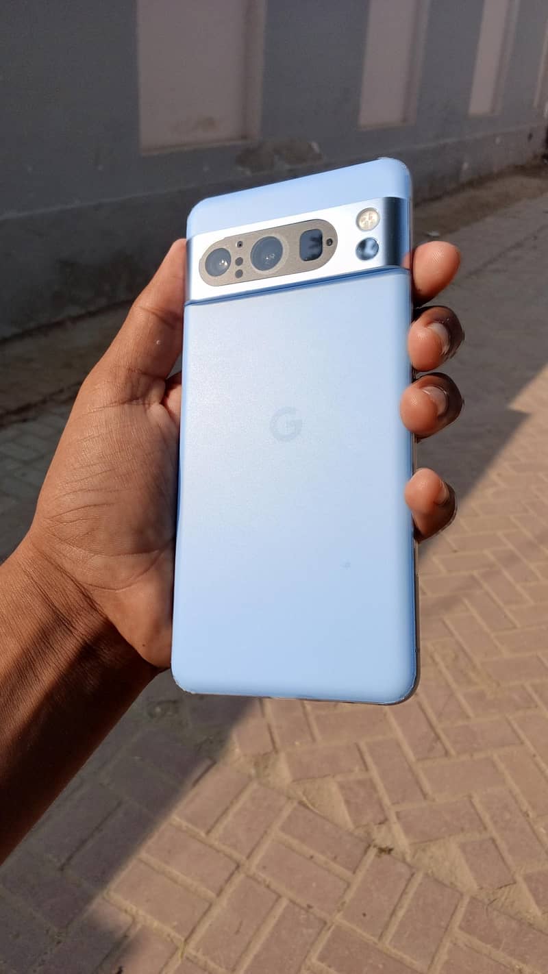 Google Pixel 8 Pro 2