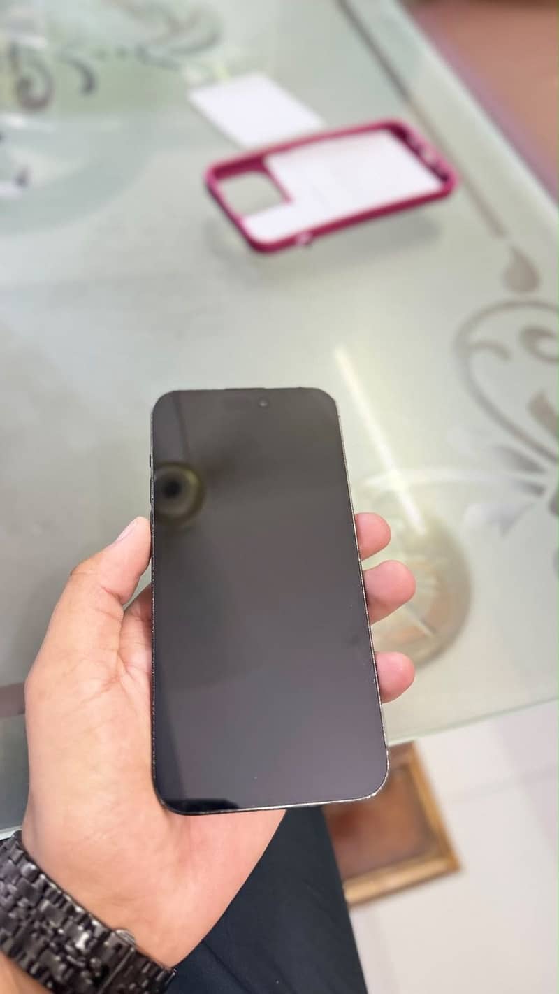 Apple iPhone 14 Pro Max 1