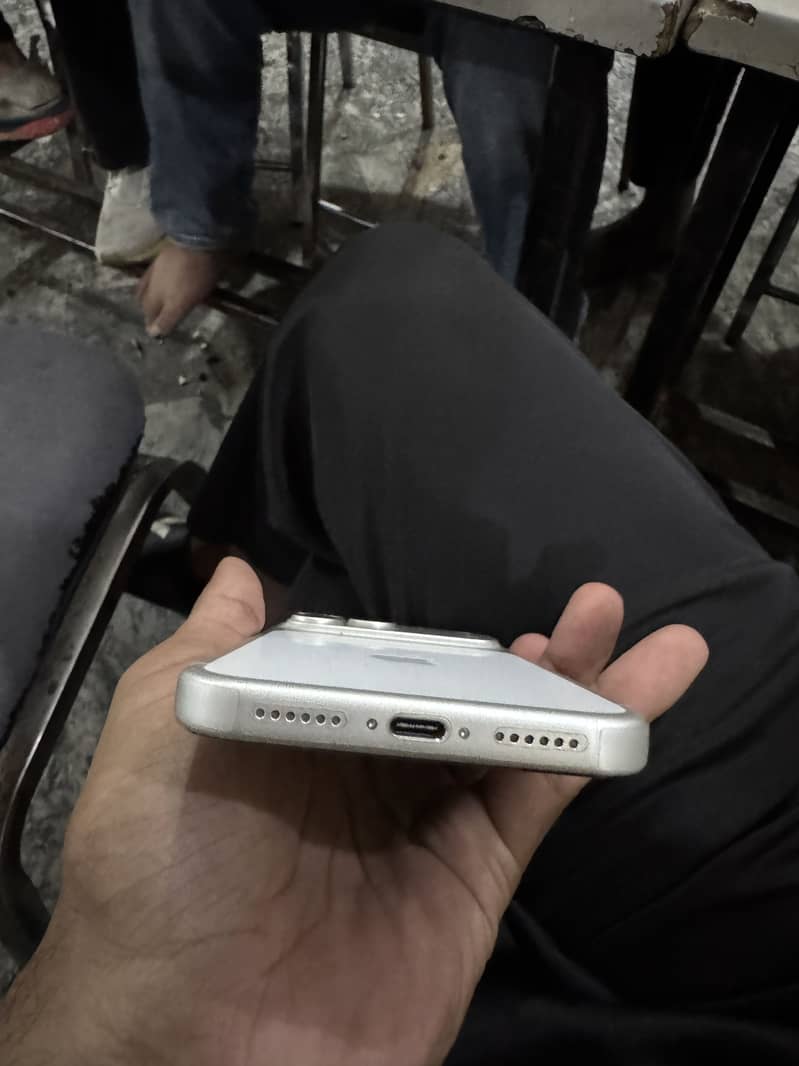 Apple iPhone 17 Pro Max 3