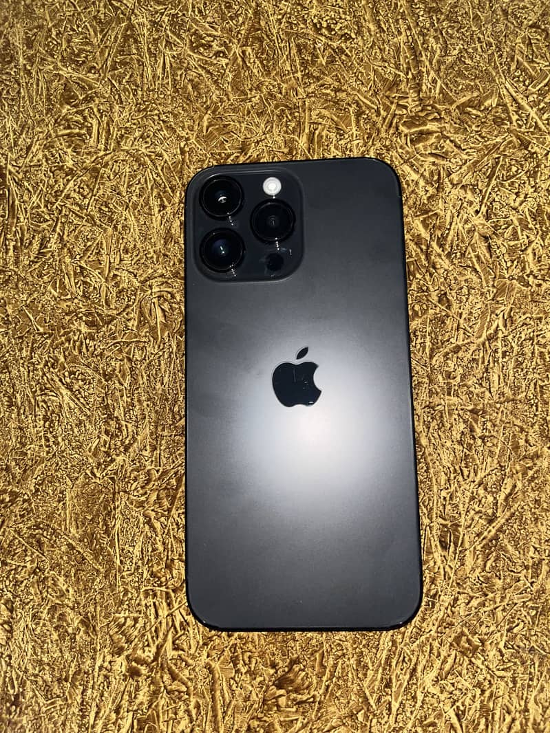 Apple iPhone 14 Pro Max 1