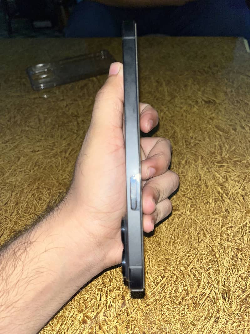 Apple iPhone 14 Pro Max 4