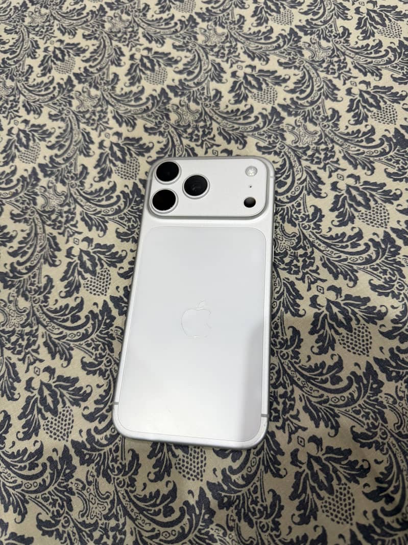 Apple iPhone 17 Pro Max 0