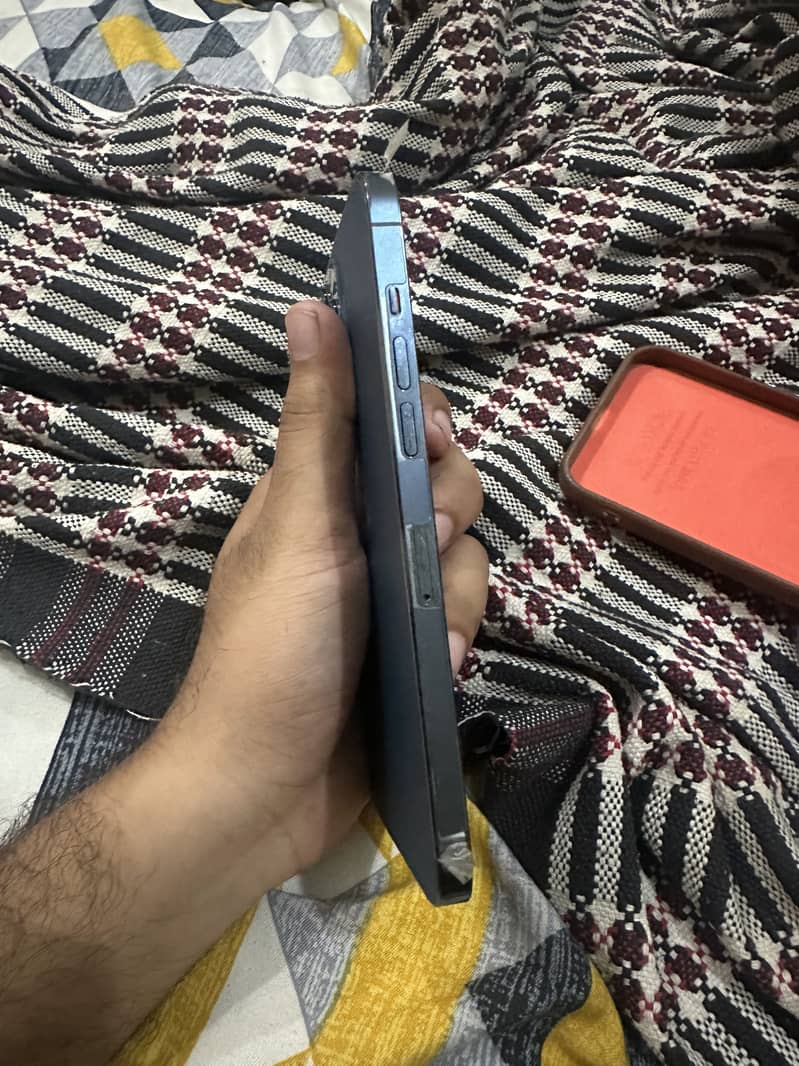Apple iPhone 12 Pro Max 4