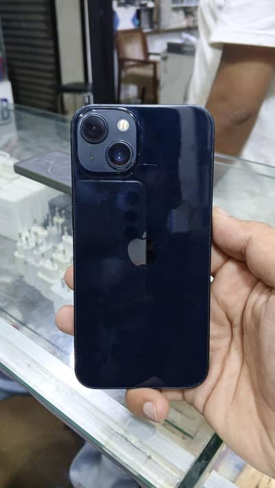 Apple iPhone 13