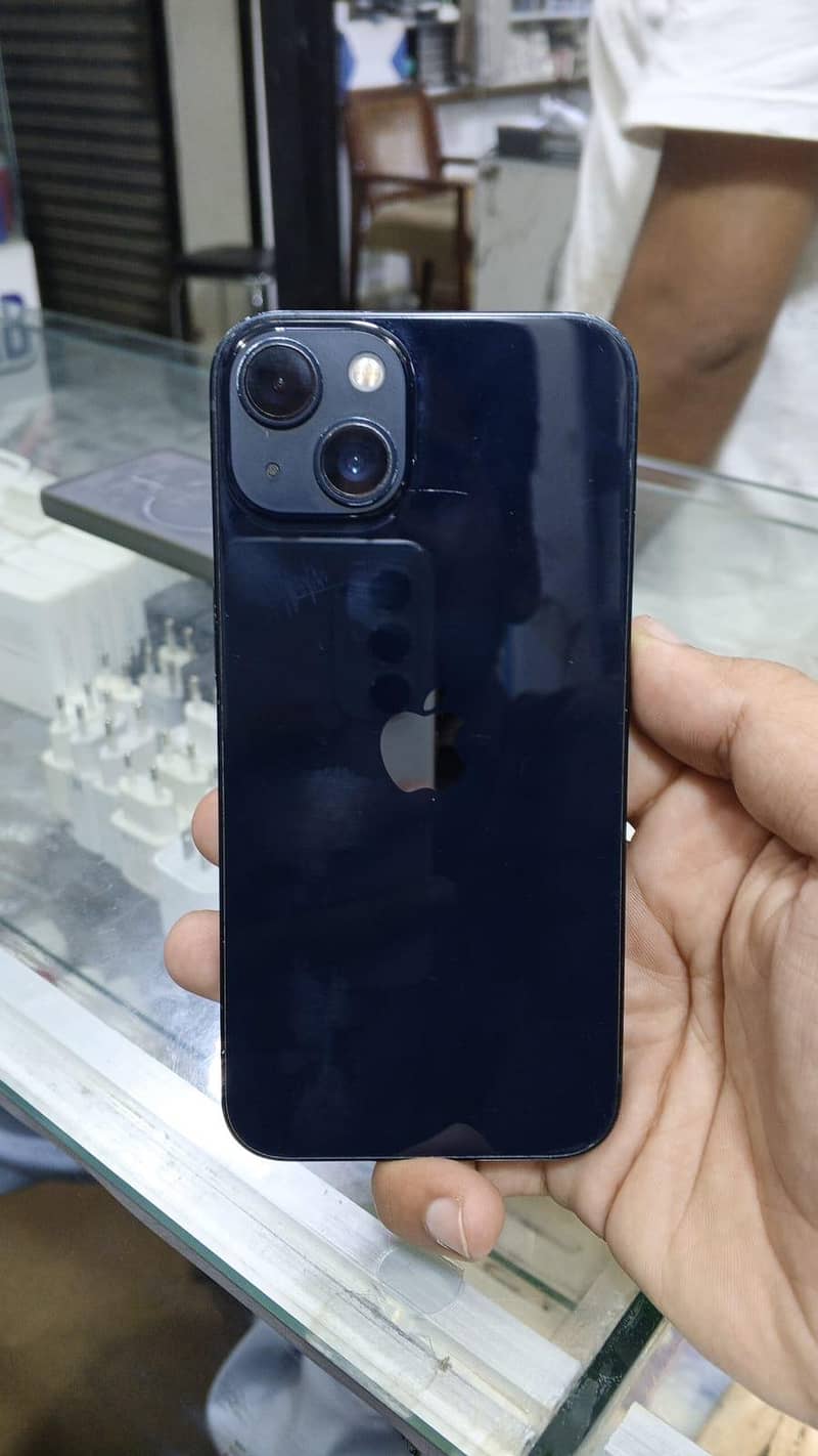 Apple iPhone 13 0