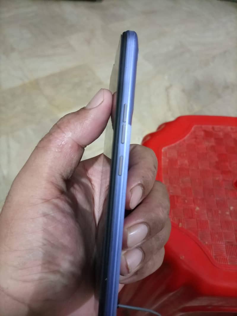 Tecno Spark 8C 4