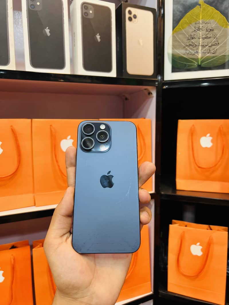 Apple iPhone 15 Pro Max 1