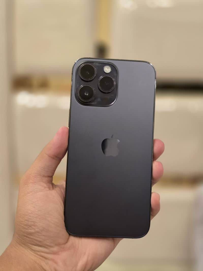 Apple iPhone 14 Pro Max 1