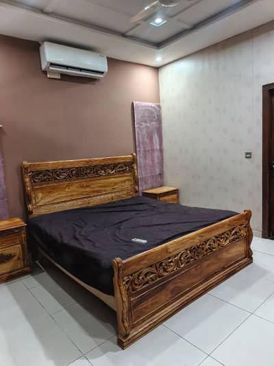 10 Marla Furnished Upper Portion for Rent | 2 Beds | Park Facing | Hussain Block | Gas Available