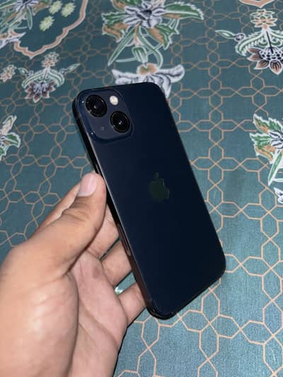 Apple iPhone 13