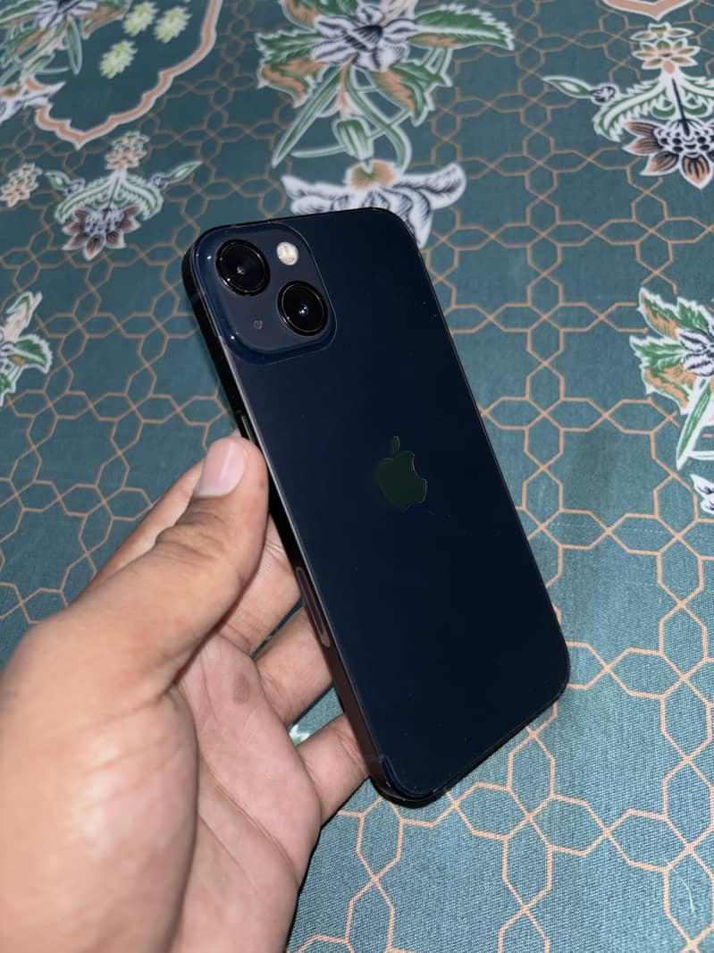 Apple iPhone 13 0