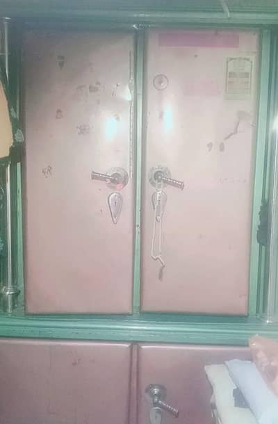 almari fore sale