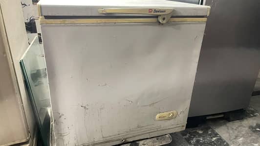 freezer in good condition for sale