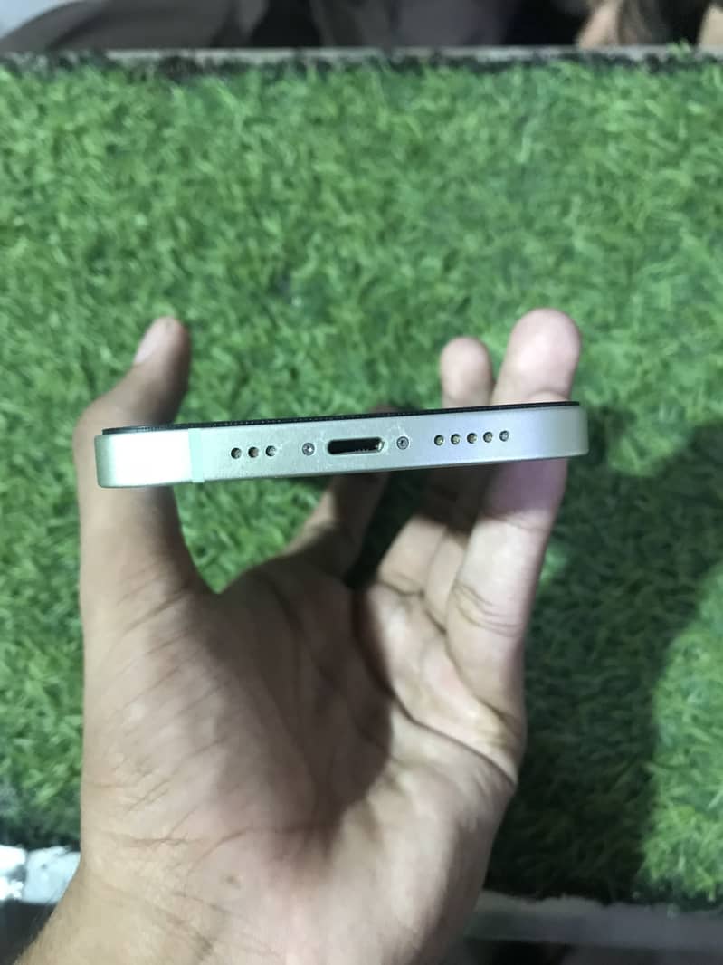 Apple iPhone 12 3