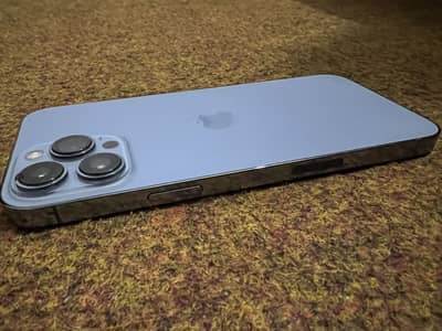 Apple iPhone 13 Pro Max water pack 10/10