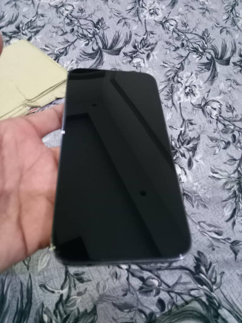 Apple iPhone 13 Pro Max 2