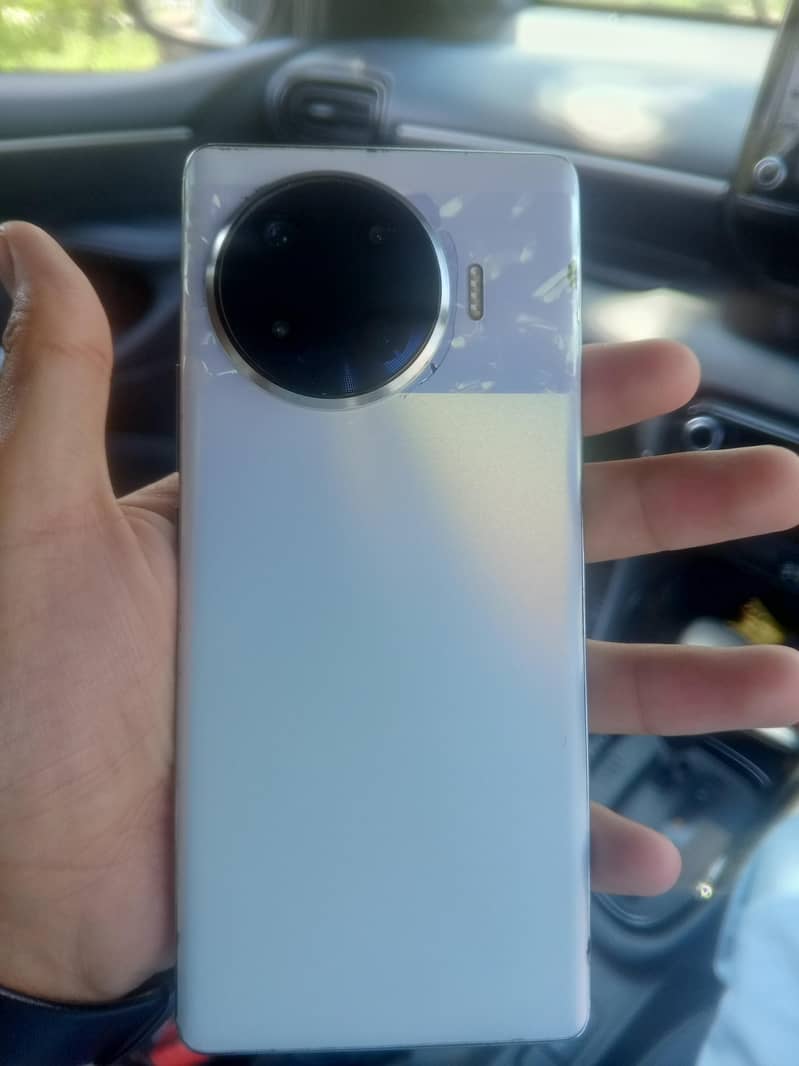 Tecno Spark 20 Pro Plus 5