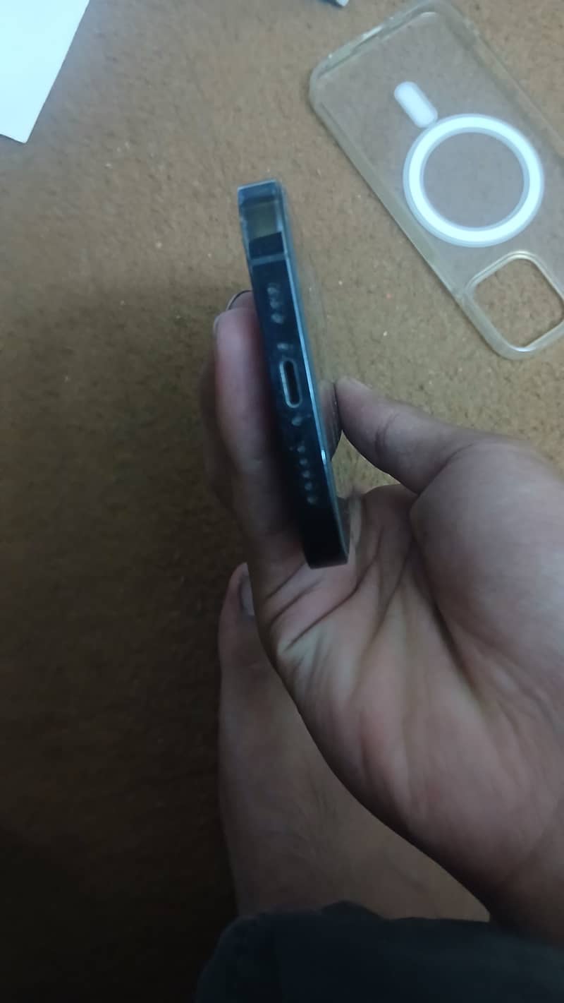 Apple iPhone 12 Pro 3