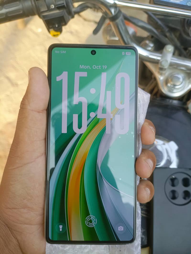 Tecno CAMON 30 1