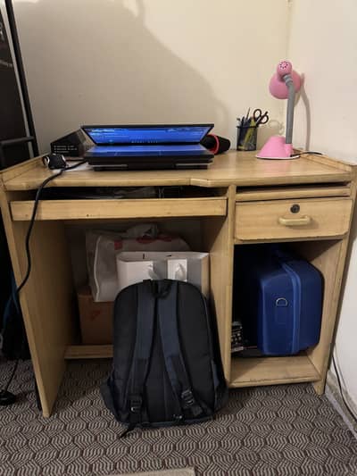 Study table urgent selling