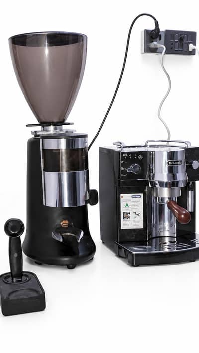 Cafe setup, single group machine, manual grinder