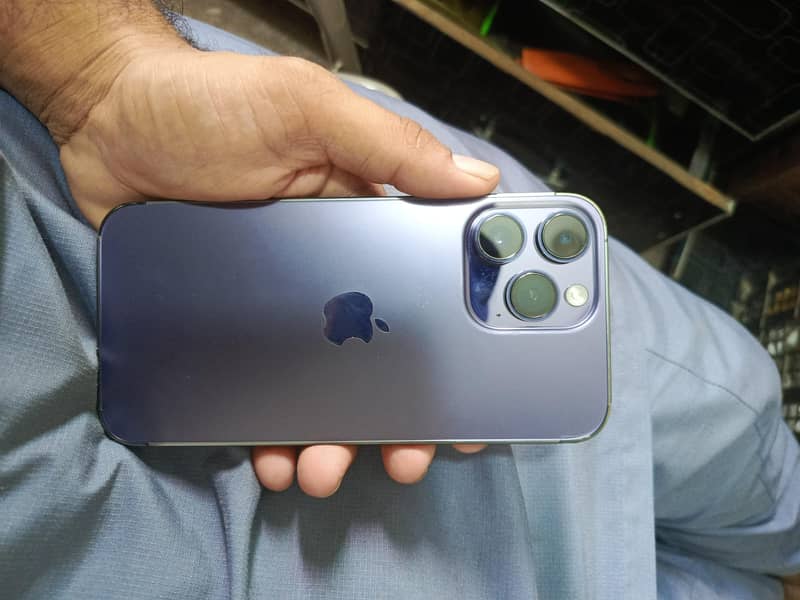 Apple iPhone 14 Pro Max 1