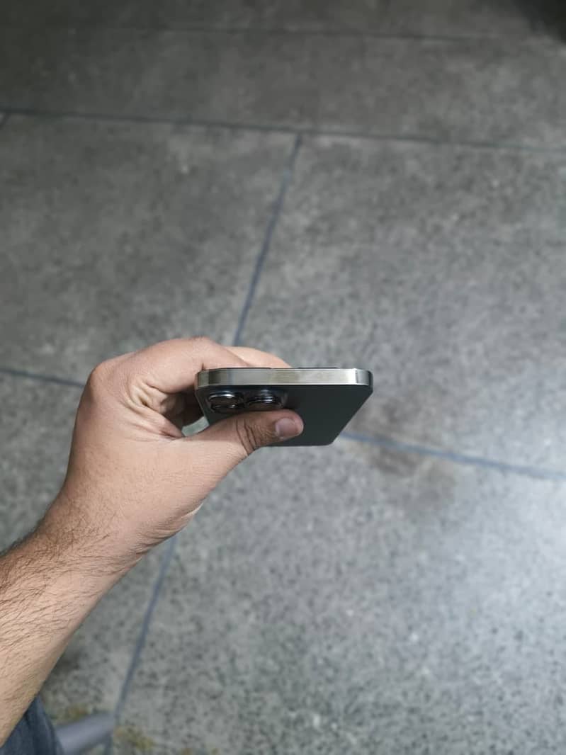 Apple iPhone 13 Pro Max 4