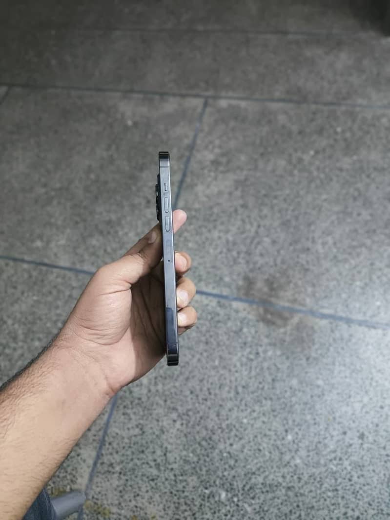 Apple iPhone 13 Pro Max 6